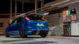 What does blue smoke from exhaust mean?